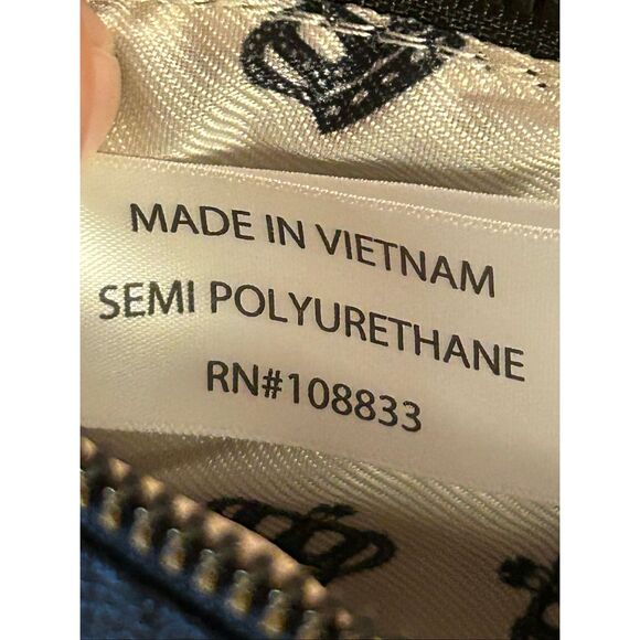 Juicy Liquorice Wristlet NWT (5423) - Picture 8 of 8